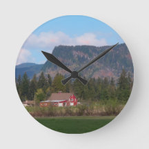 Écorce rouge et horloge de montagne