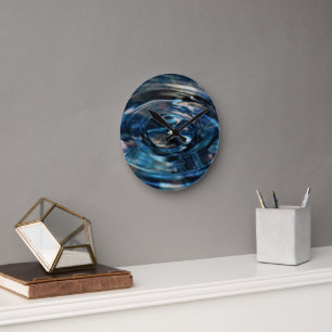 Ronde Horloge aquatique par la poète Adiela Akoo