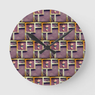 Ronde Horloge avec géométrie design or fleurs carrés