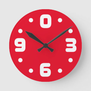 Ronde Horloge avec les nombres zéro, trois, six et neuf.