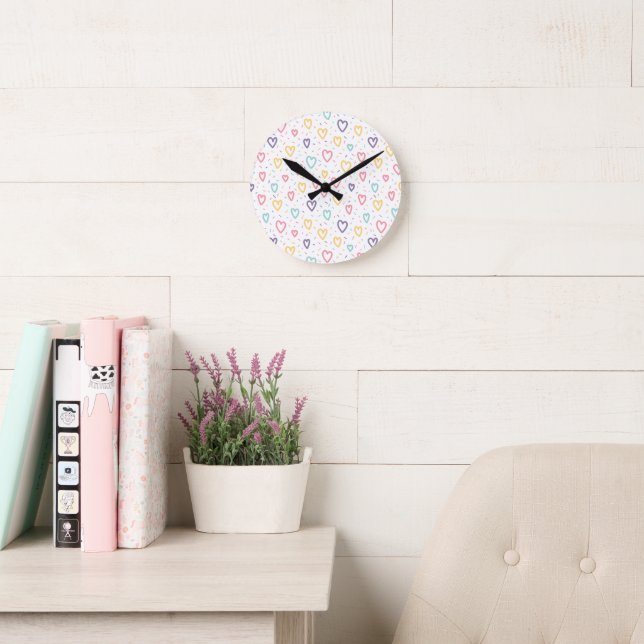 Ronde Horloge coeurs colorés (Salle de lecture)