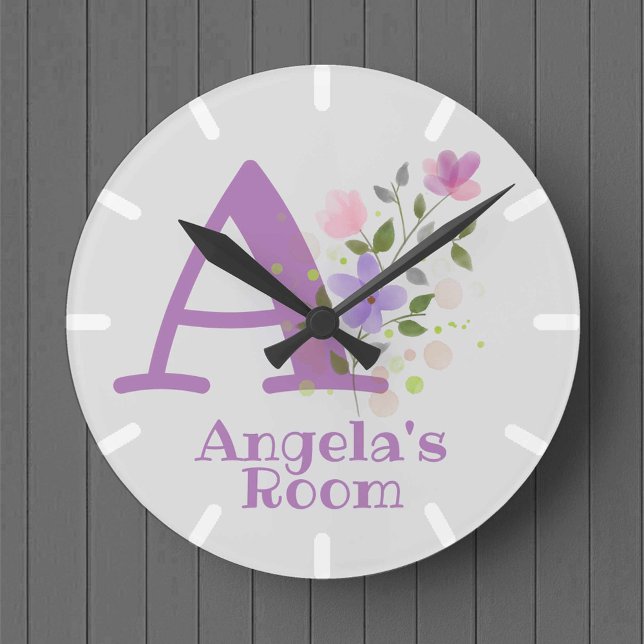 Ronde Horloge dans un design floral avec nom Angela (Créateur téléchargé)