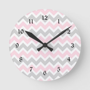 Ronde Horloge de nurserie pour bébé fille à chevron rose