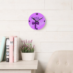 Ronde Horloge de prière croisée inspirante violette