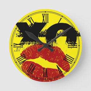 Ronde Horloge rétro XO XO kiss me / Décoration de fête a