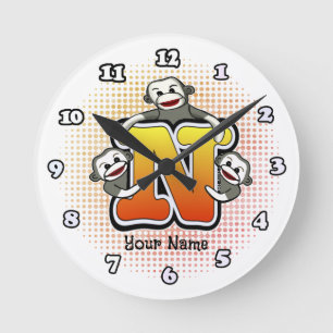 Ronde Monogram N Sock Monkey Horloge