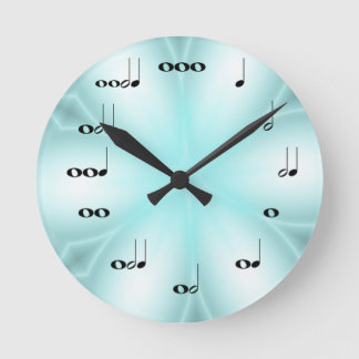 Ronde Notes musicales Horloge sur bleu clair