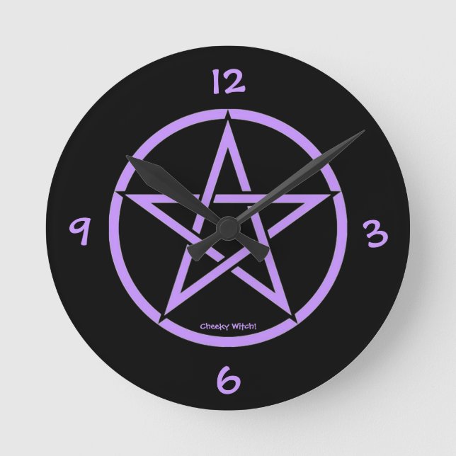 Ronde Pentacle Pentagram Horloge par Cheeky Witch! (Recto)