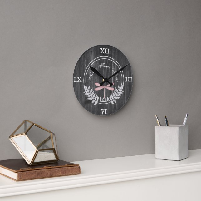 Ronde Pink Dragonfly Rustique Acrylique Mur Horloge (Bureau)