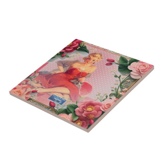 Rose de carreaux encadrés (dame en rouge) RFPMDesi (Côté)