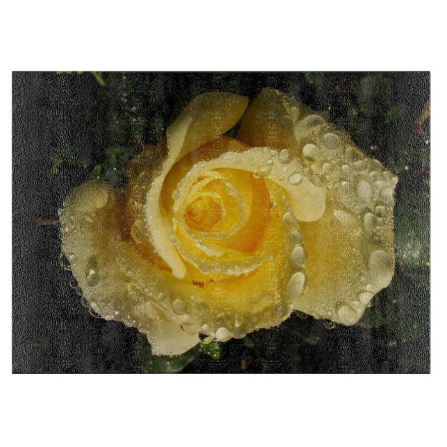 Rose jaune avec la planche à découper de rosée (Devant)
