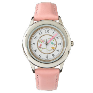Rose mignon avec montre d'oiseaux