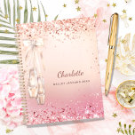 Rose or rose parties scintillant ballerine monogra<br><div class="desc">Arrière - plan rose or et dégradé rose. Décorée d'or rose, de poussière de parties scintillant rose et de ballerine, chaussures à pointe de ballet. Personnalisez et ajoutez un nom et un texte, année sur le devant. Le nom est écrit un rose moderne couleur or foncé écriture manuscrite. Pour planifier...</div>