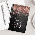 Rose personnalisé Parties scintillant or noir Étin<br><div class="desc">Personnalisez facilement ce design élégant et branché,  avec une jolie parties scintillant brillante en or rose sur un arrière - plan métallique brossé noir.</div>