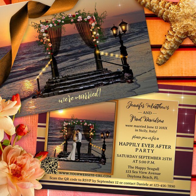 Rose Plage Arbor après Mariage Photo Invitation (Happily ever after wedding invite showing a sunset on the beach with a rose arbor and string lights)