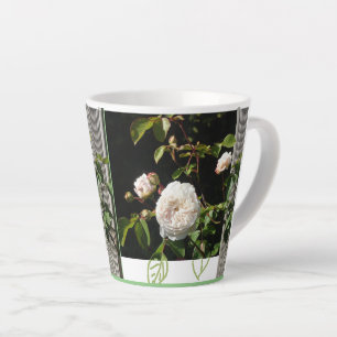 Roses blanches Design Latte Mug