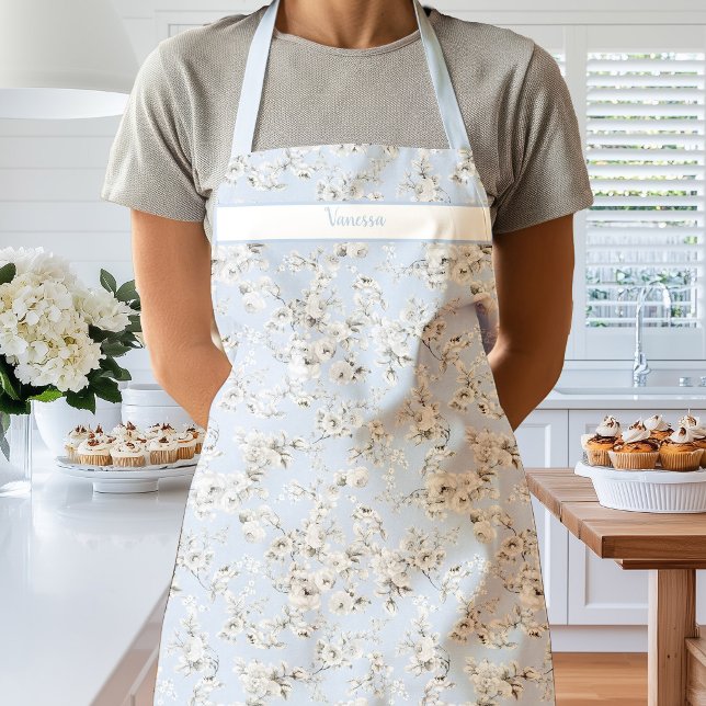 Roses blanches vintage sur tablier bleu pâle (Vintage Rose white Light Blue Apron)