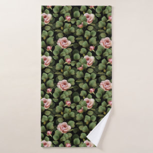 Roses fragiles. Motif floral sur noir