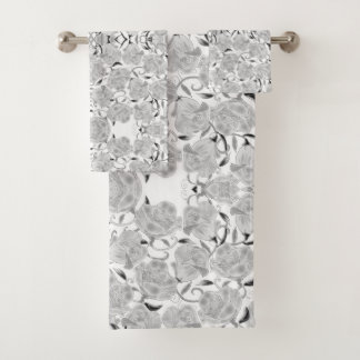 Roses gris sur l'ensemble de serviettes de bains b