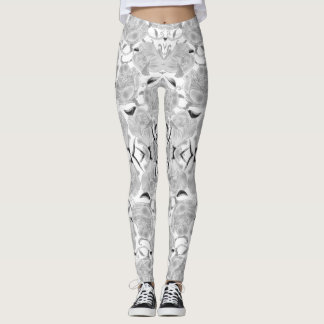 Roses grises sur leggings blancs