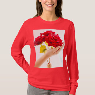 "Roses rouges en gras sur T-shirt rouge - Déclarat