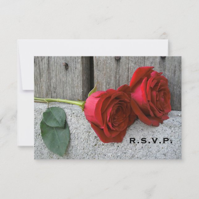 Roses rouges & Grange Mariage en bois RSVP (Devant)