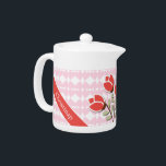 Roses rouges personnalisées sur Coeurs d'amour ros<br><div class="desc">Un design floral contemporain et élégant,  avec une illustration moderne de roses rouges sur un coeur d'amour rose motif tournant. Il est entièrement personnalisable avec votre nom pour créer un cadeau personnalisé unique pour cet être aimé ou ami spécial.</div>