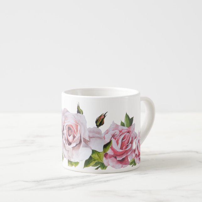 Roses sculpturaux sur une Mug d'Espresso (Devant droit)