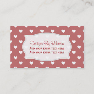 Rouge avec les cartes de visite blancs de coeur