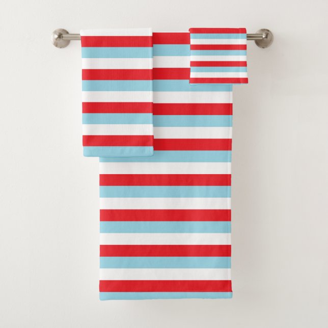 Rouge, rayures bleues et blanches en pastel (En situation)