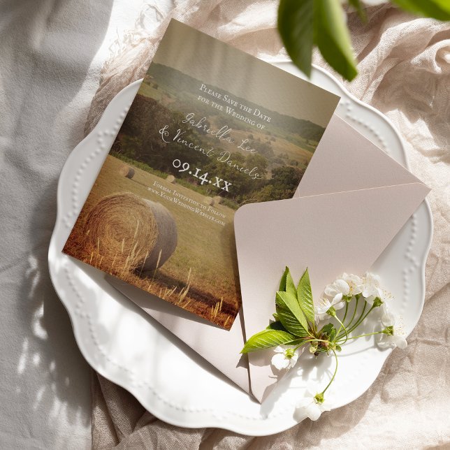 Round Hay Bales Farm Wedding Save the Date (Créateur téléchargé)