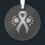 Ruban Chalkboard Silver Awareness<br><div class="desc">Ruban d'argent avec fleurs blanches dans un design de tableau noir. Le ruban argenté est associé à la sensibilisation à la violence envers les personnes âgées en mai,  à la sensibilisation à la dyslexie en octobre,  à la sensibilisation des enfants handicapés et à l'encéphalite.</div>