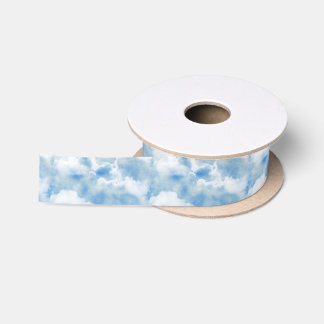 Ruban En Satin Ciel bleu lumineux avec les nuages blancs