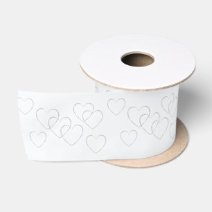 Ruban En Satin Cœurs de mariage en argent doux sur fond blanc