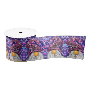 Ruban En Satin Gnome Joyeux Au Chapeau Violet Chante Un Chant De