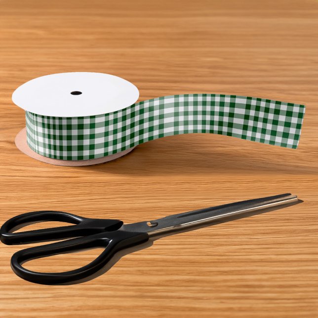 Ruban En Satin Motif vert et blanc de guingan (Green and White Gingham Pattern Ribbon in situ)