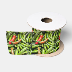 Ruban En Satin Pile De Poivrons Épicés Vertes