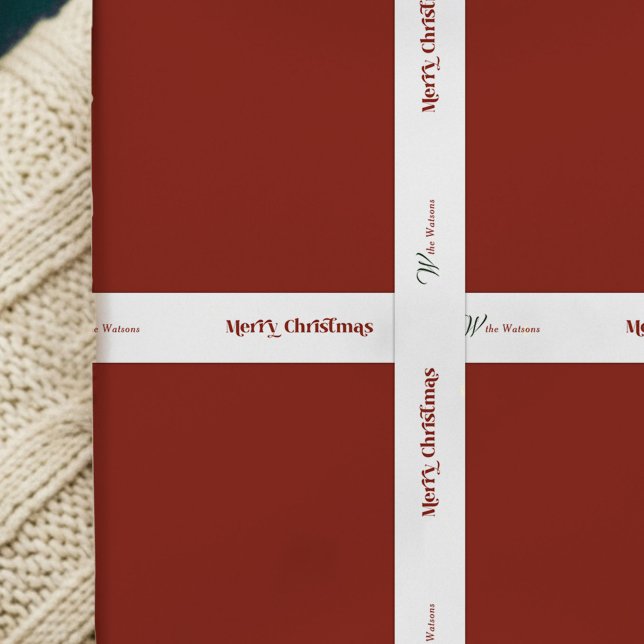 Ruban En Satin Police rétro Joyeux Noël Personnalisé Nom de famil (Retro style Merry Christmas red and white satin ribbon with your custom name)