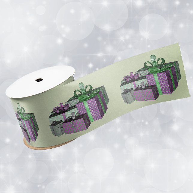 Ruban En Satin Regroupé enveloppé violet vert présente vert clair (Group wrapped presents shiny purple and green on light green Christmas or Birthday gift wrap ribbon.)