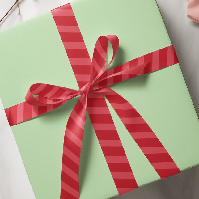 Ruban En Satin Simple rouge Whimsical mignon classique Motif rayé (Simple red striped festive satin ribbon. A bold colored background. )