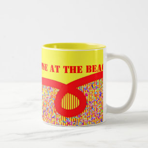 Ruban rouge et bonbons saupoudrent la Mug personna