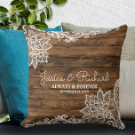 Rustic Barn Wood et dentelle Mariage Coussin<br><div class="desc">Joli thème de la grange de campagne et dentelle sur ce mariage keepsaké coussin</div>