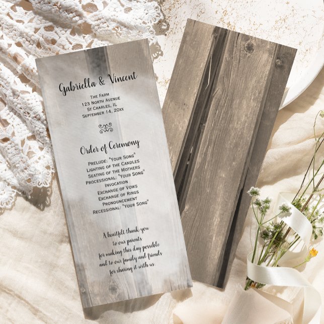 Rustic Country Grange Programme de mariage en bois (Give your guests your order of ceremony with this Rustic Barn Wood Wedding Program.)
