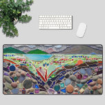 rustique<br><div class="desc">Ce tapis de bureau unique est décoré d'une mosaïque rustique aux couleurs riches. Le paysage abstrait est composé de ciel, de collines, de lac et d'avant-plan. Mosaïque originale © Michele Davies.</div>