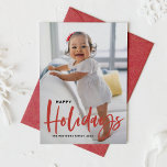 Rustique Rouge Moderne Calligraphie Joyeux Vacance<br><div class="desc">Joyeuses fêtes ! Envoyez un message festif cette saison de fêtes avec cette carte à plat de photos de vacances personnalisable. Il présente une calligraphie moderne rustique avec un motif de vacances festif. Personnalisez en ajoutant une photo, des noms, l'année et d'autres détails. Cette carte de vacances photo calligraphie moderne...</div>