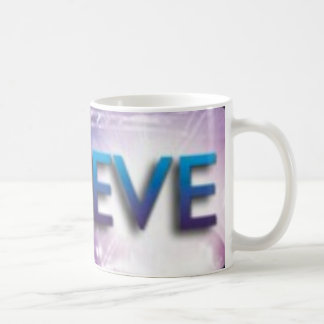 S.M. croient la tasse