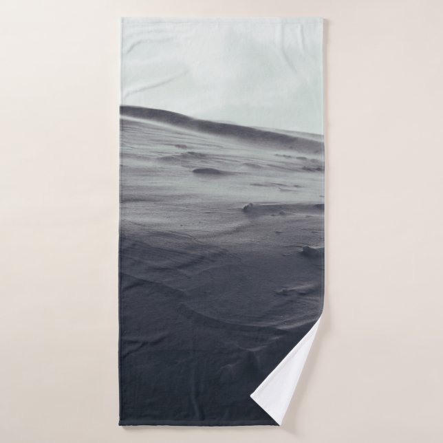 SABLE BLANC SOUS DES NUAGES BLANCS PENDANT LA JOUR (Serviette de bain)