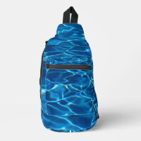 Eau de la piscine bleu foncé