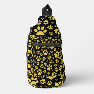 Sac À Bandoulière Paquets motif en métal or sur arrière - plan noir