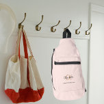 Sac À Bandoulière Rose or rose monogramme initiales nom moderne<br><div class="desc">Or rose,  arrière - plan rose,  noir et texte doré. Personnalisez et ajoutez votre prénom,  vos initiales monographiques et votre nom complet.</div>
